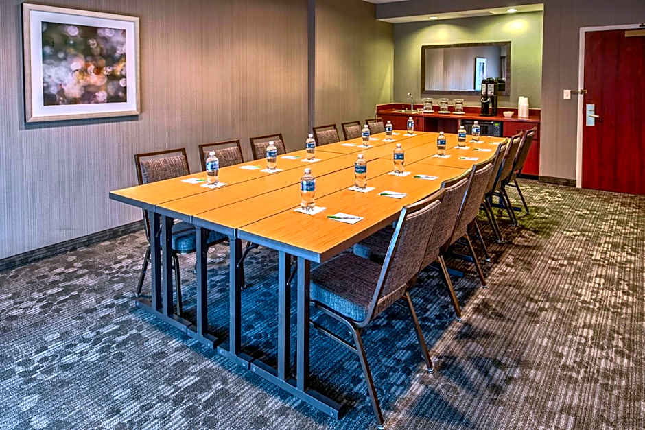 Courtyard by Marriott Springfield