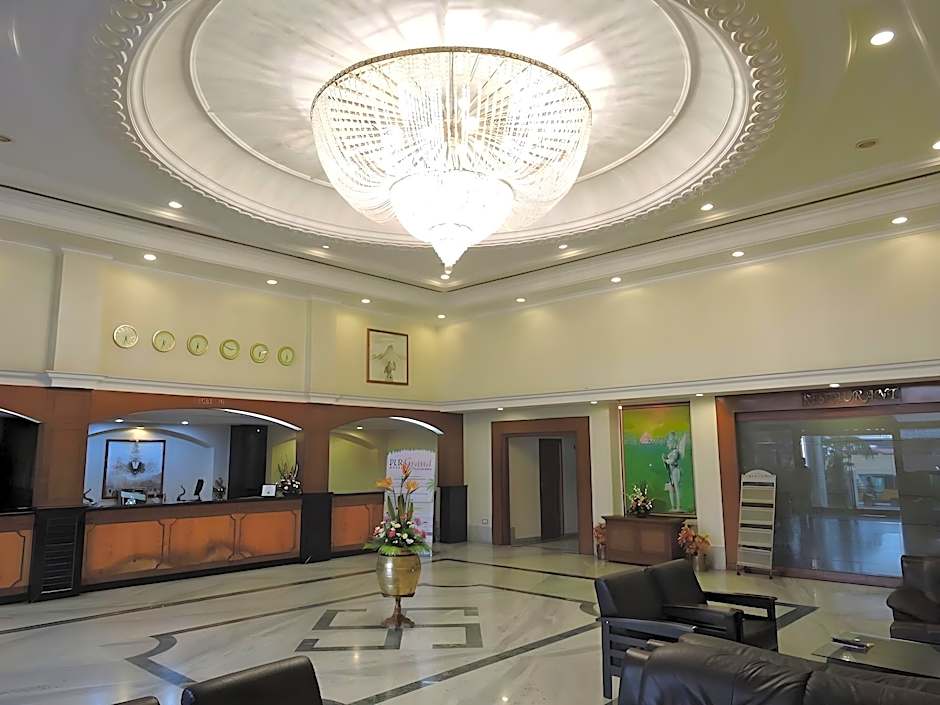 Hotel PLR Grand