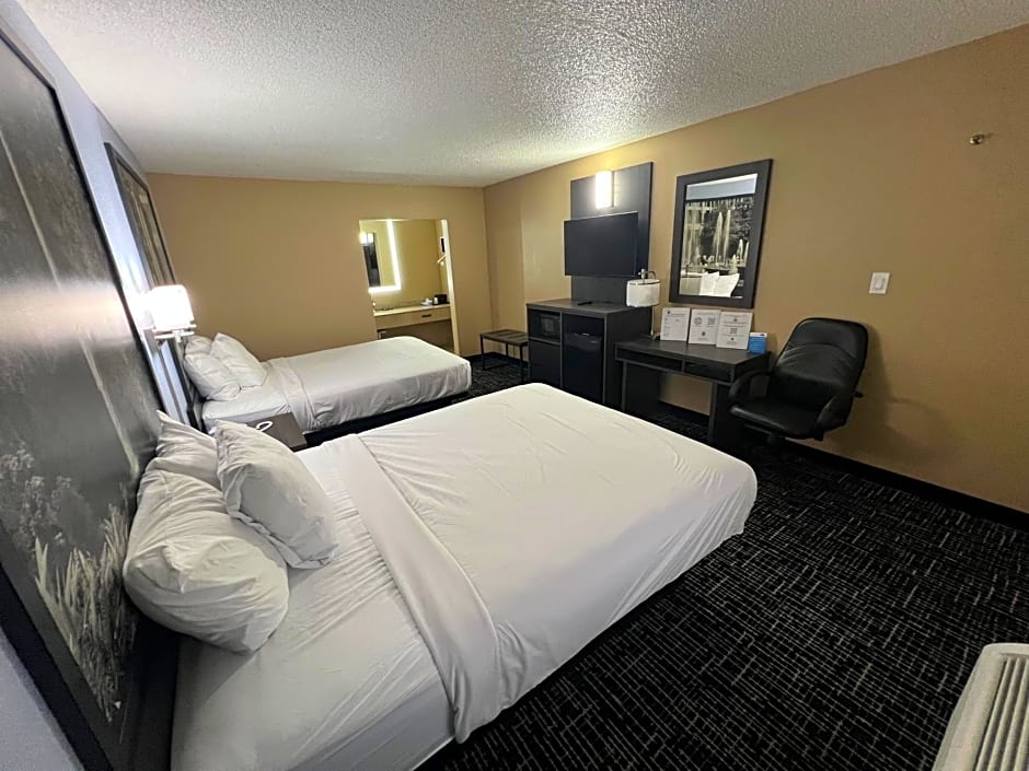 Super 8 by Wyndham Paducah I-24 Exit 4
