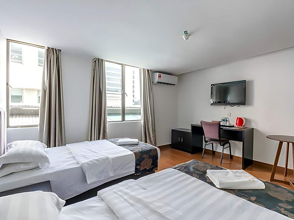 Kk Waterfront Hotel