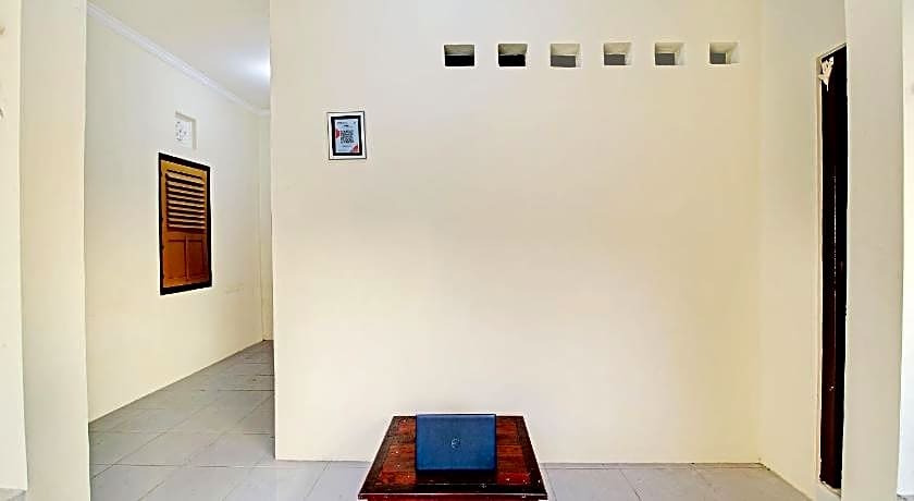 OYO Life  92953 Nirmala Kost