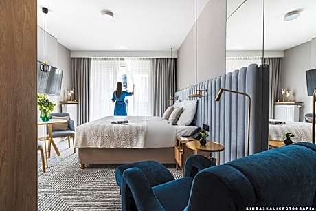 Standard Room 1 King Bed