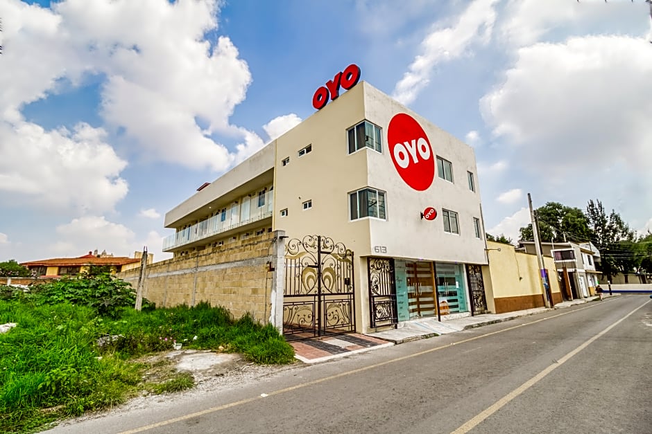 OYO Hotel Familiar Tollan