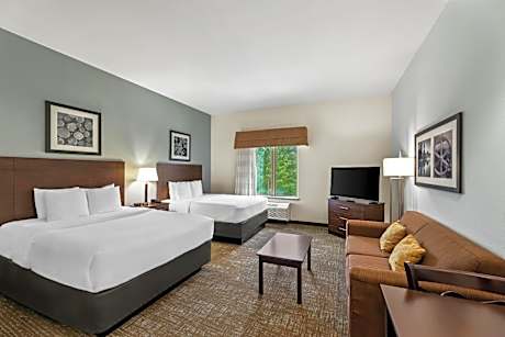 Mobility and Hearing Accessible Suite with 2 Queen Beds and Kitchen