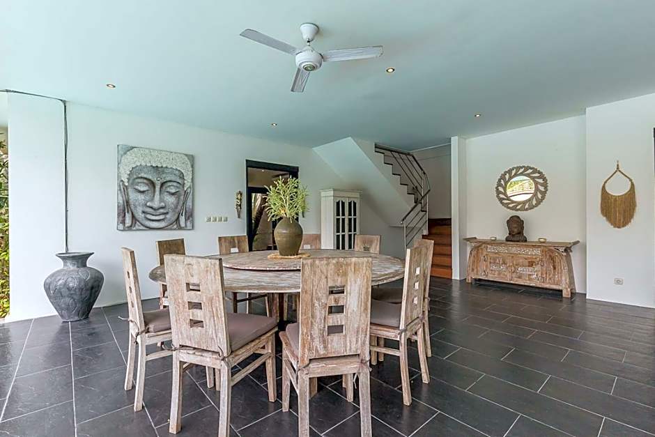 Beautiful Huge 4 bedrooms Villa in Canggu