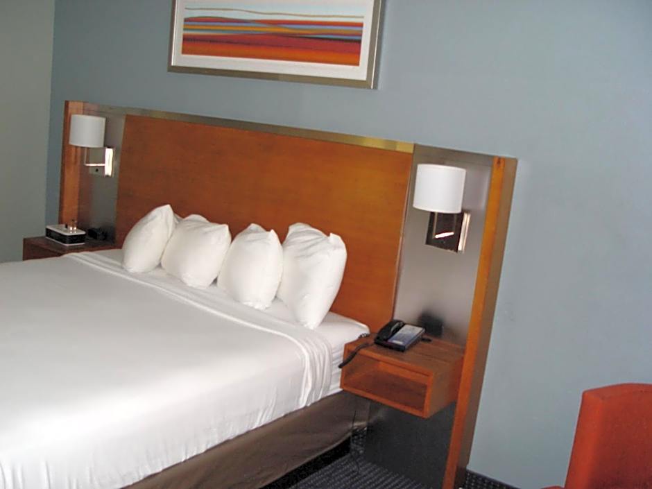 Clarion Hotel Bakersfield North