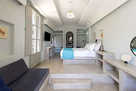 Deluxe Suite with Sea View and Outdoor Hot tub