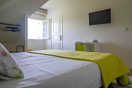 Deluxe Double or Twin Room with Mountain View