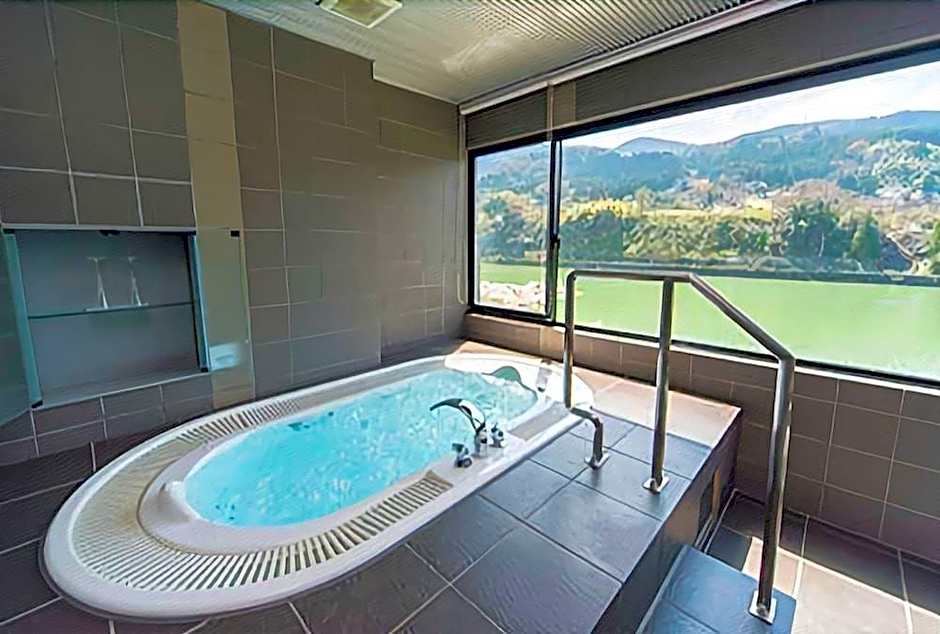 River Retreat Garaku
