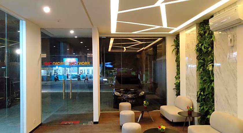 Front One Inn Kediri
