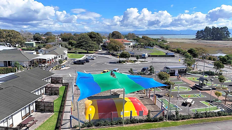 Tāhuna Beach Holiday Park