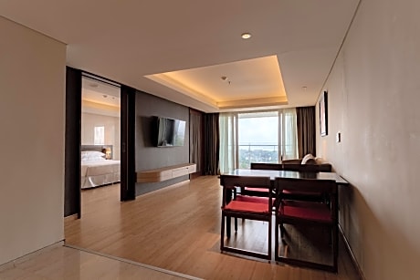 1 Bedroom Suite, 1 King, Bay view, Balcony