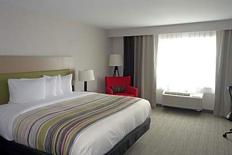 King Room with Roll-in Shower - Non-Smoking