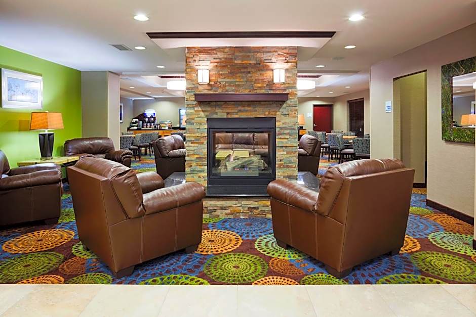Holiday Inn Express and Suites Rochester West-Medical Center By IHG