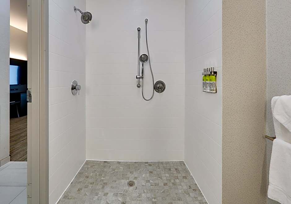 Holiday Inn Express Hotel & Suites Cleburne By IHG