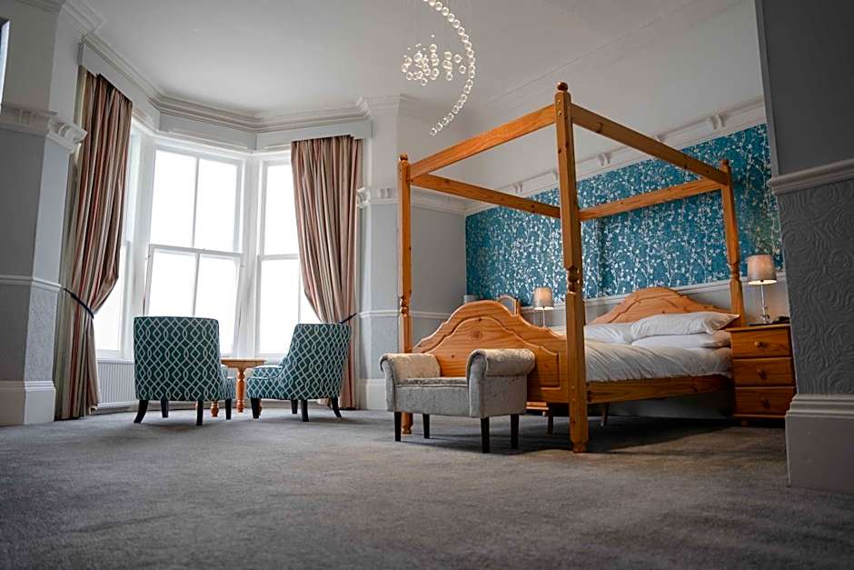 Delmont Hotel & View Restaurant