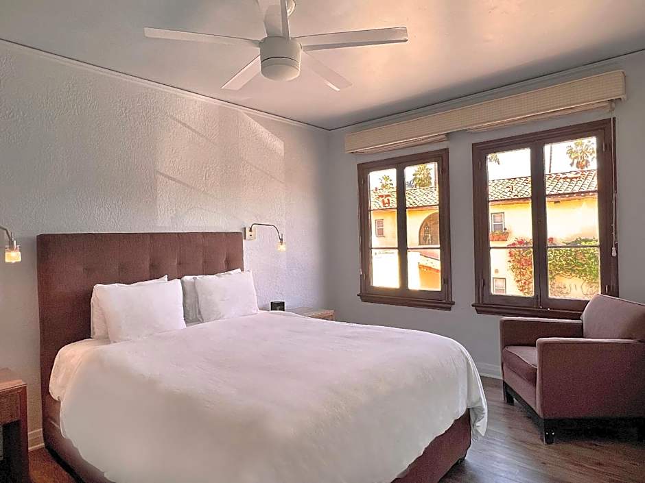 Casa Del Mar Inn
