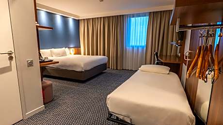 1 Double Bed Standard Accessible