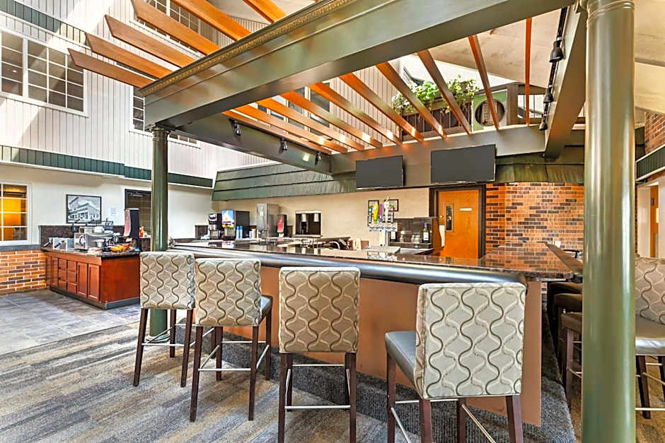 Best Western Plus Longbranch Hotel & Convention Center