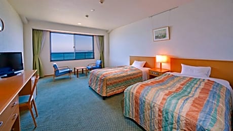 Twin Room with Ocean View - Non-Smoking