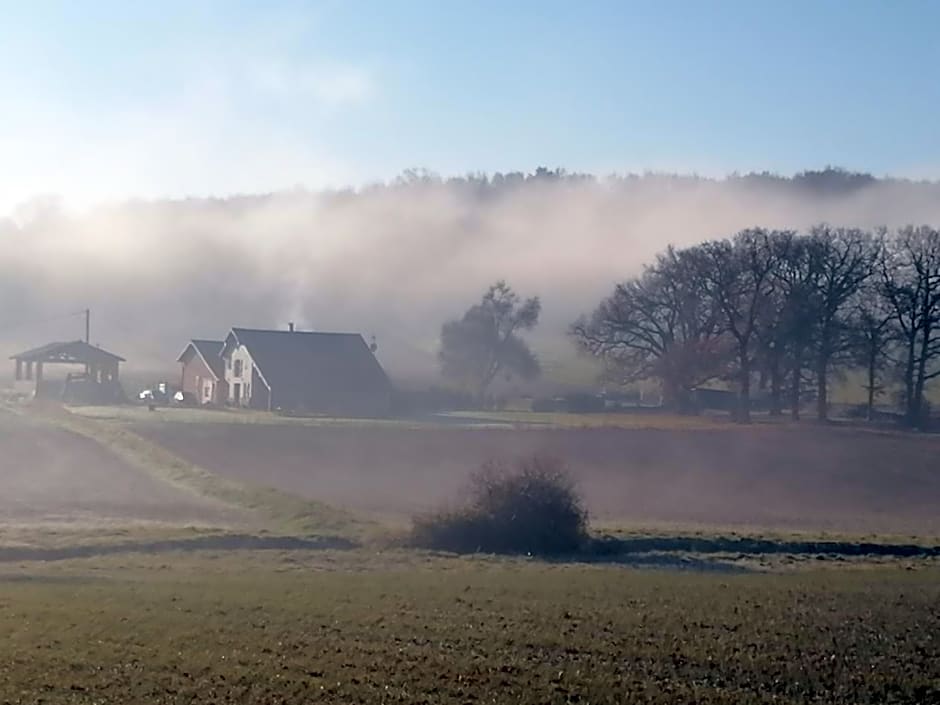 MAISON MAUPAS Chambre Rouge