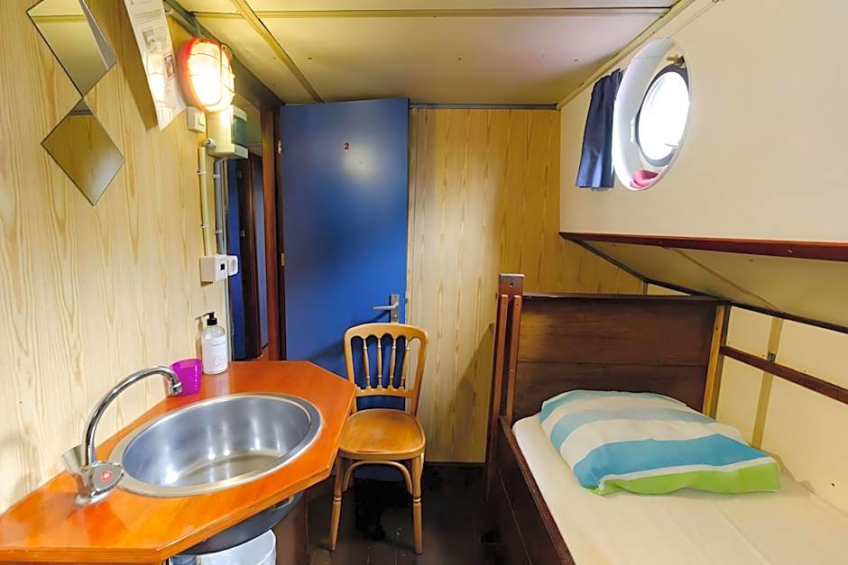 Intersail Hostel - Avontuur