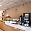 Village Inn Studios & Family Apartments