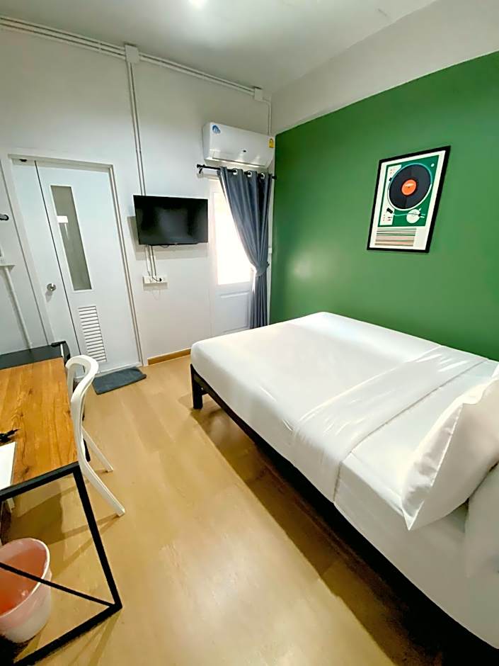 9TY hotel (ninety hotel)