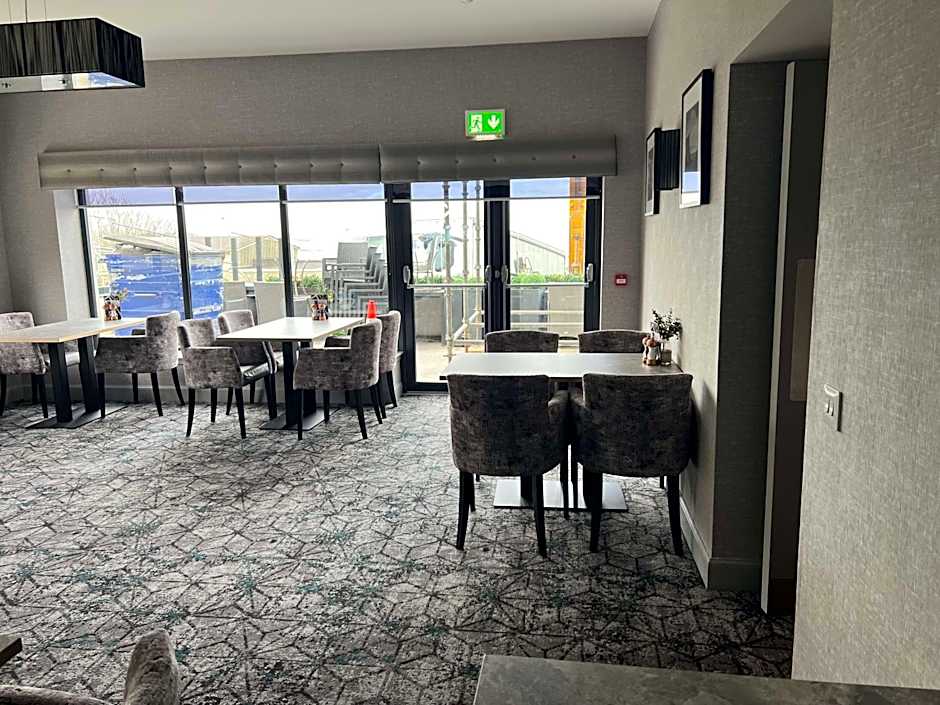 The Knowes Hotel & Restaurant