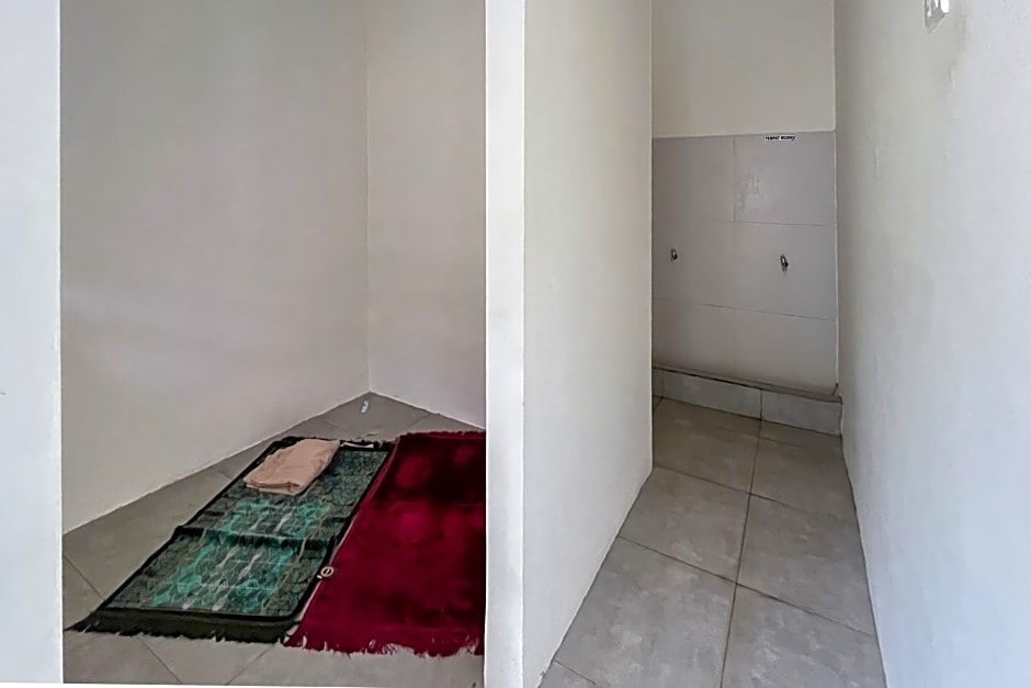 Moresto Hotel Mitra RedDoorz