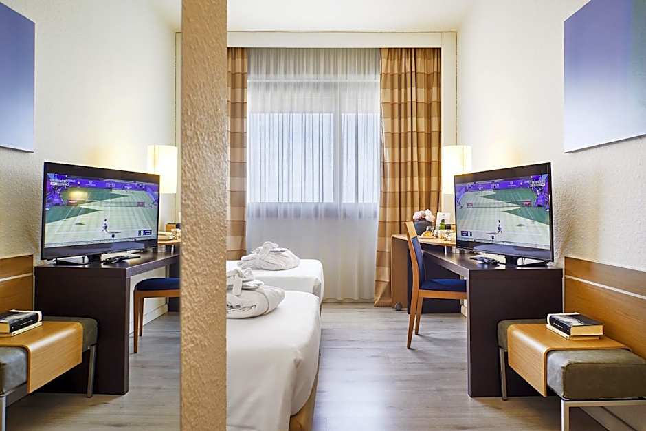 Living Place Hotel