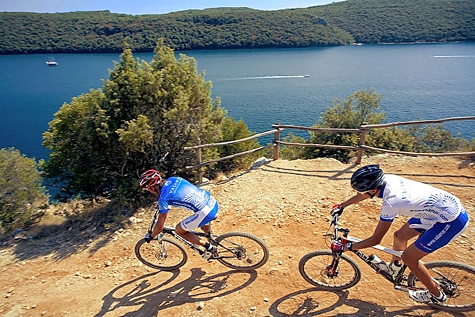 Miramar Sunny Hotel & Residence