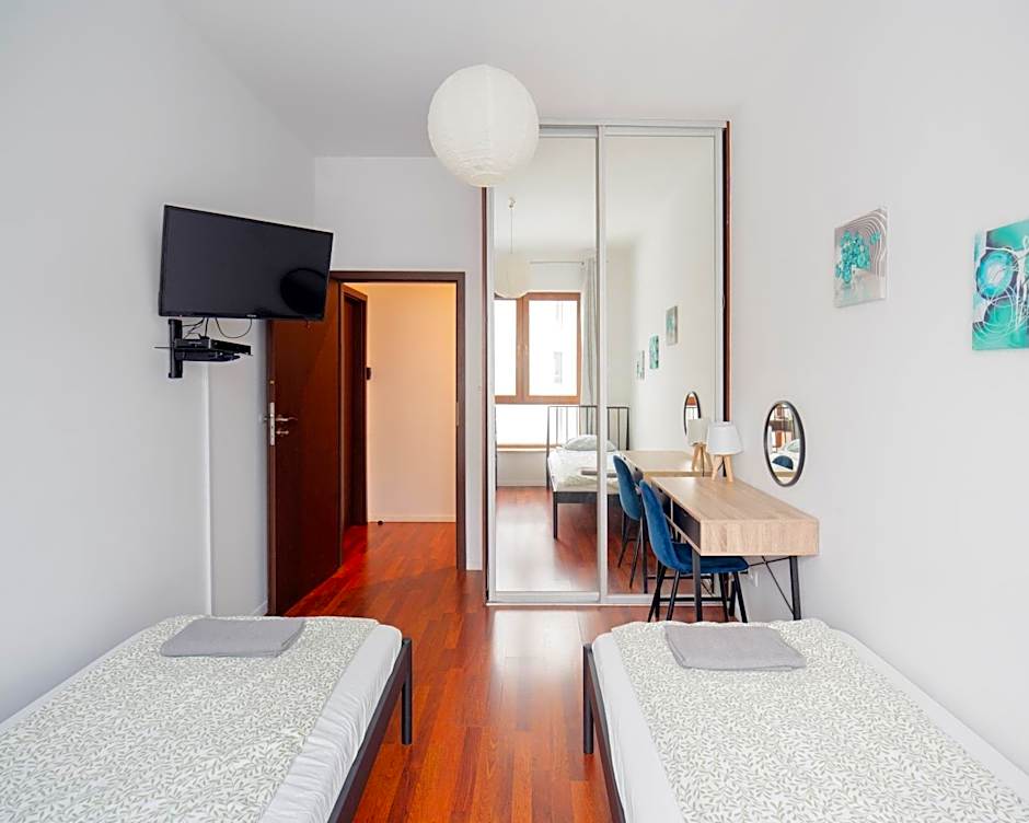 Rooms Green Rydygiera 17 own private room tv wifi