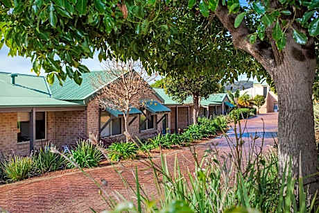 Quality Suites Banksia Gardens WA