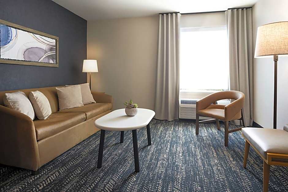 Fairfield by Marriott Inn & Suites Fresno River Park