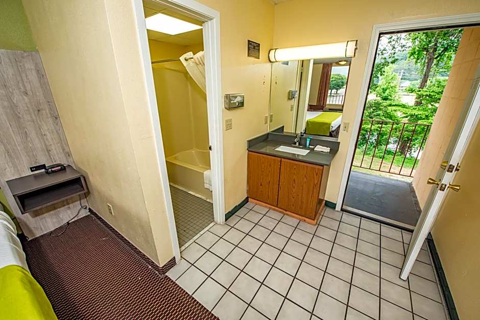 River Place Inn & Cabins