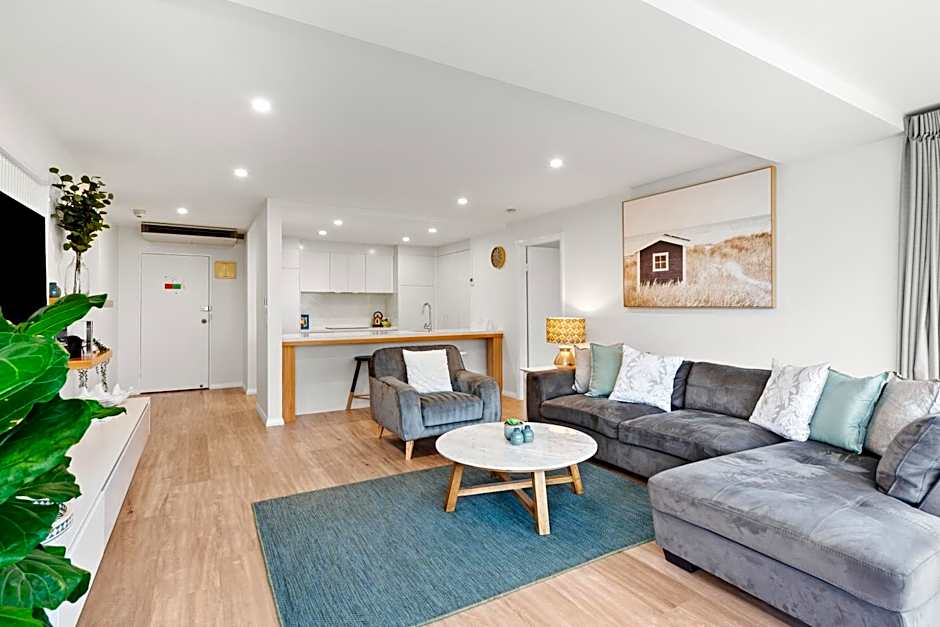 84 The Spit Holiday Apartments