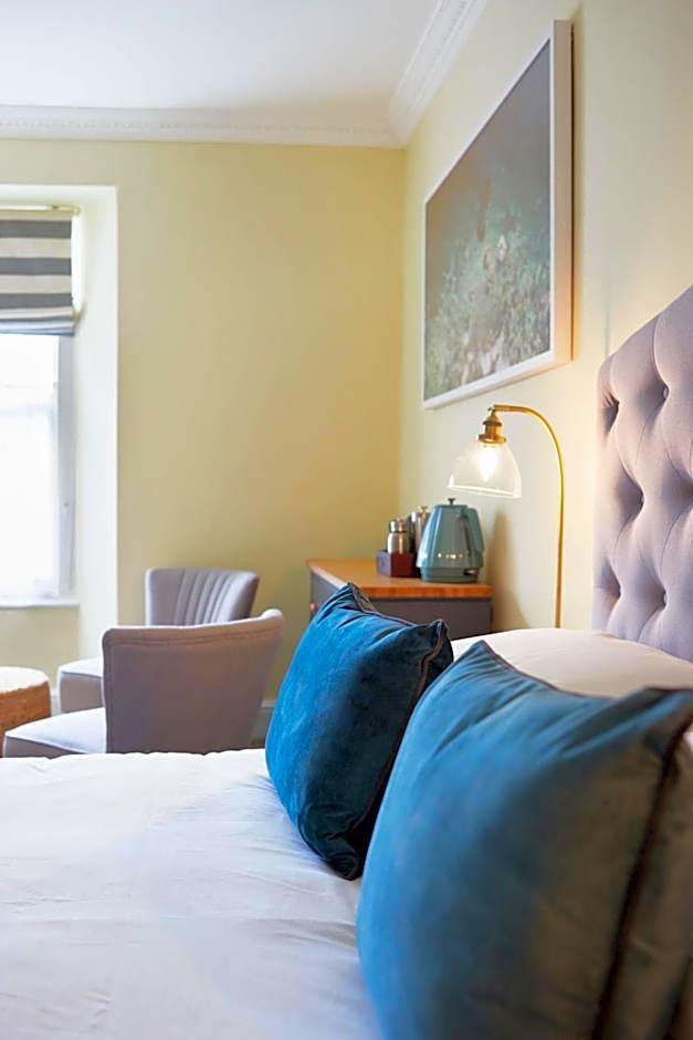 Outlaw's Guest House