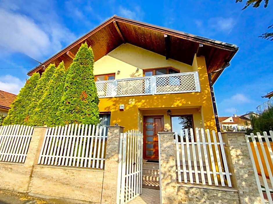 Photo 1 of 45 of Boutique Casa Galbena