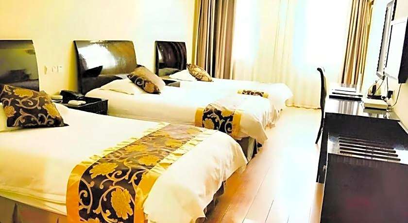 Green Tree Inn Taicang Baolong Square Hotel