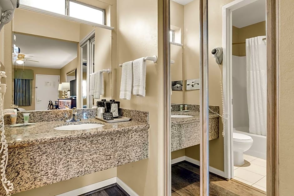 Scottish Fairway Inn
