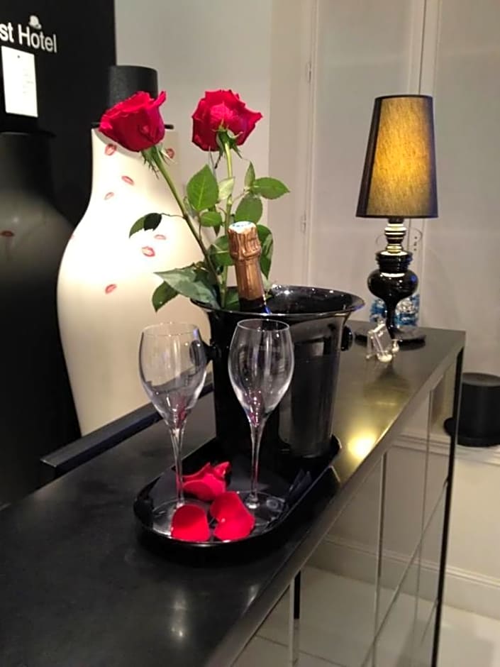 First Hotel Paris Tour Eiffel