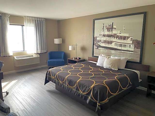 Super 8 by Wyndham Alton