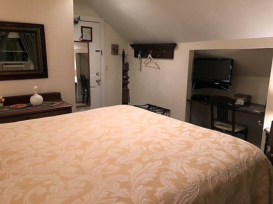 Alpine Haus Bed & Breakfast Inn