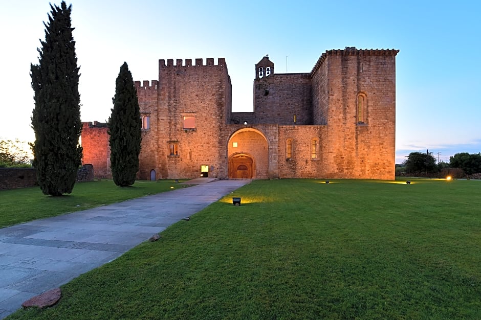 Pousada Convento de Arraiolos - Historic Hotel
