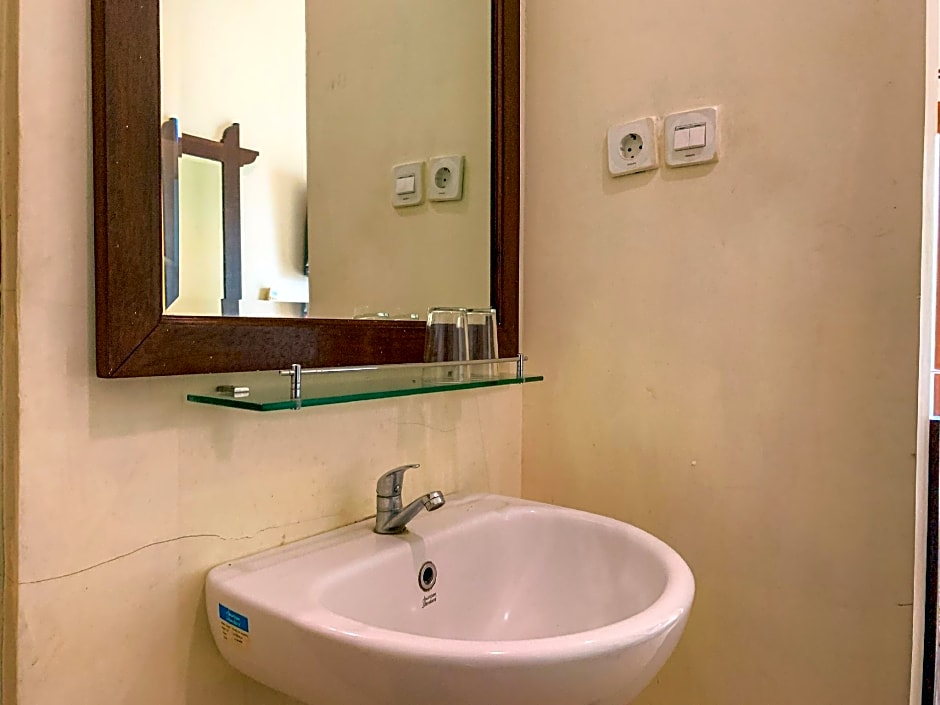 Urbanview Sasono Putro Condongcatur by RedDoorz