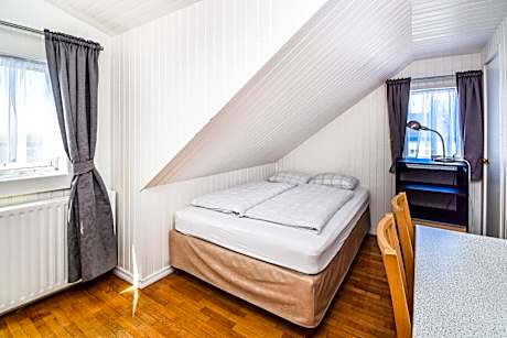 Double or Twin Room with Shared Bathroom