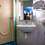 B&B HOTEL CHARTRES Le Coudray