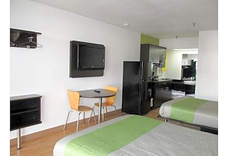 2 Full Beds | Non-Smoking, Kitchen