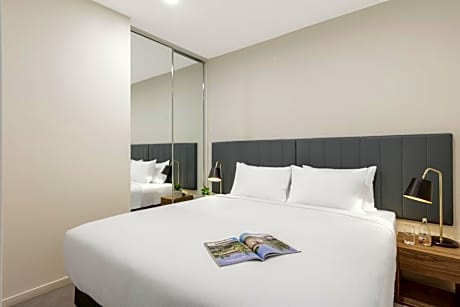 One Bedroom Apartment + Study